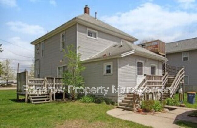 Building Photo - 352 Holmdene Blvd NE