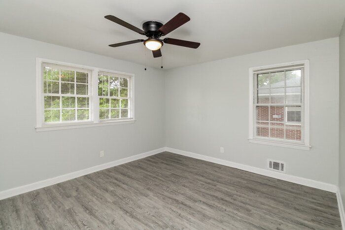 Building Photo - 1513 Omega Dr