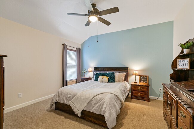 Building Photo - 8222 Groveland Hills Dr