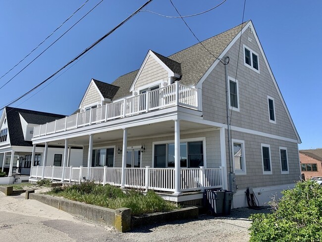 Building Photo - 93 V St