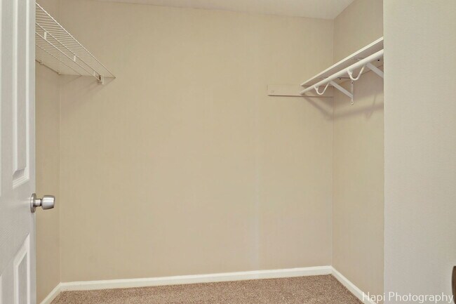 Building Photo - 2336 Old Kings Ct