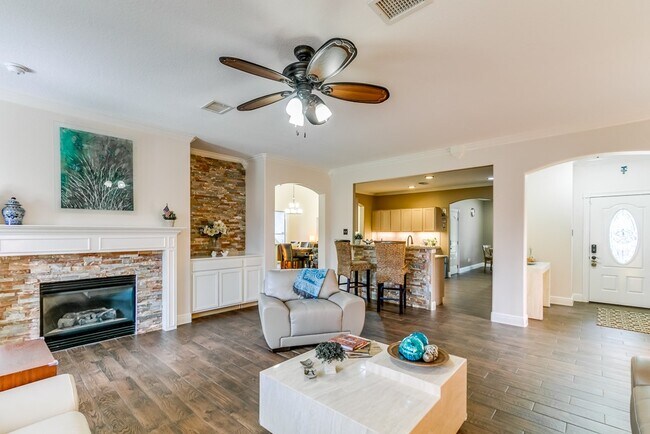 Building Photo - 3715 Slocom Dr