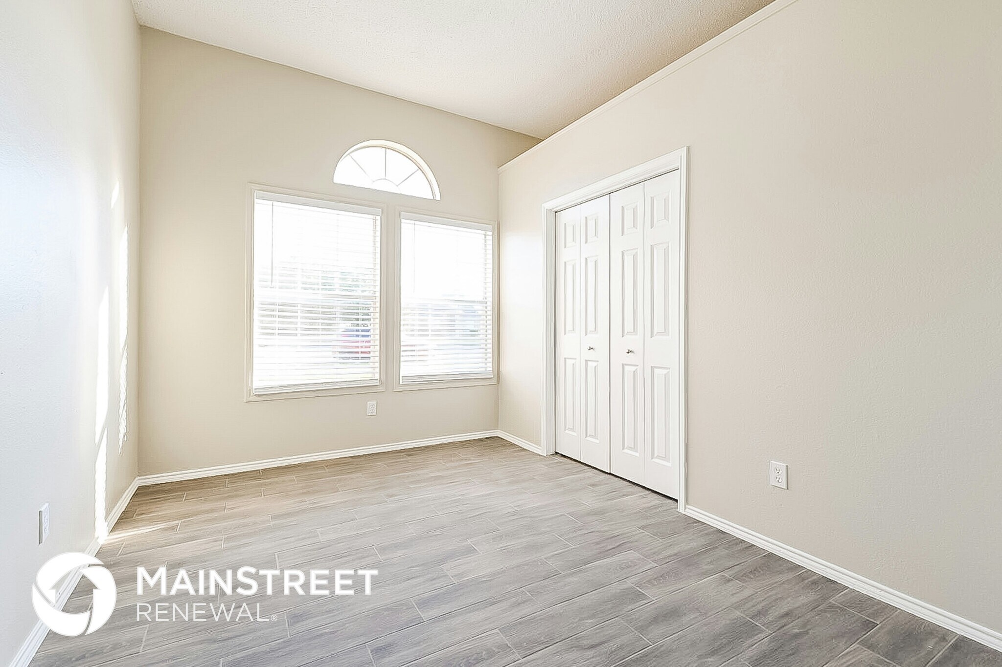 Building Photo - 1536 Montreal Ln