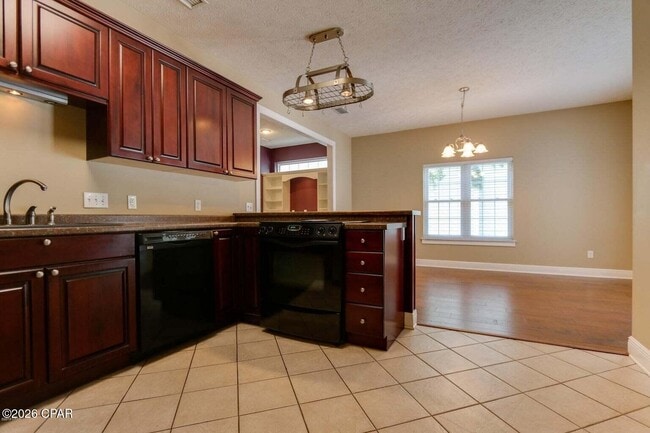 Building Photo - 4026 Oak Forest Dr