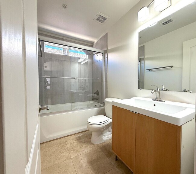 Building Photo - PRICE REDUCED – Fresh Updates in Prime Scottsdale Location!
