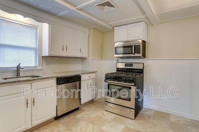 Building Photo - 18 Peck St