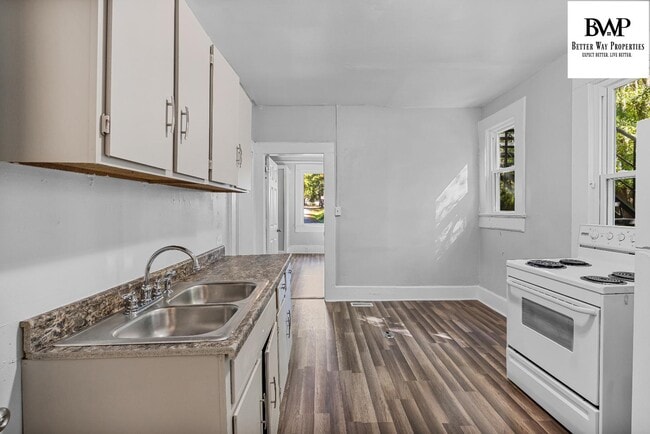 Building Photo - 1522 Columbia College Dr