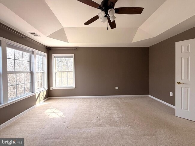 Building Photo - 43086 Shadow Terrace