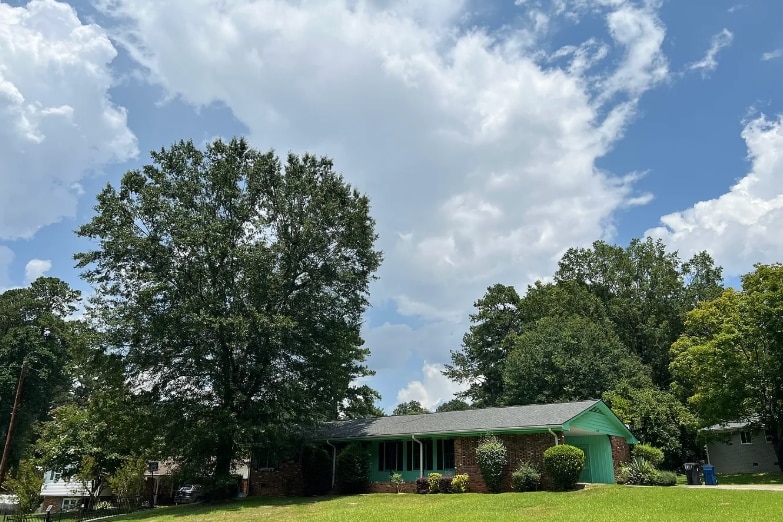 Building Photo - 2935 Heather Dr