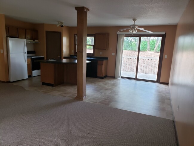 Building Photo - 2511 Thomas Ct