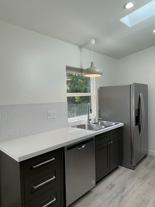 Building Photo - 6438 Jackson Dr