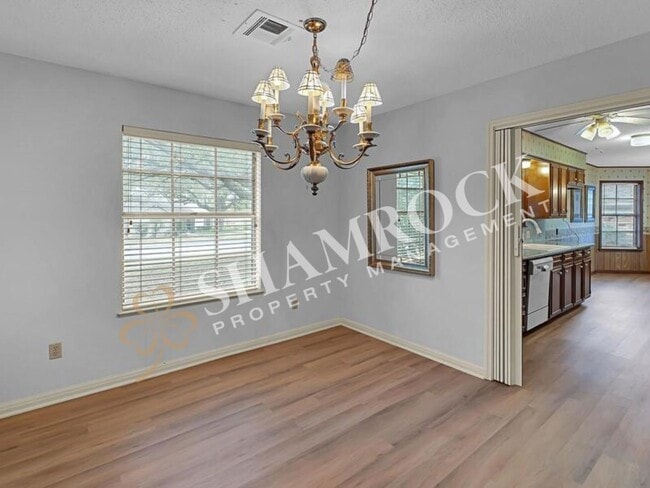 Building Photo - 4613 Westchester Dr