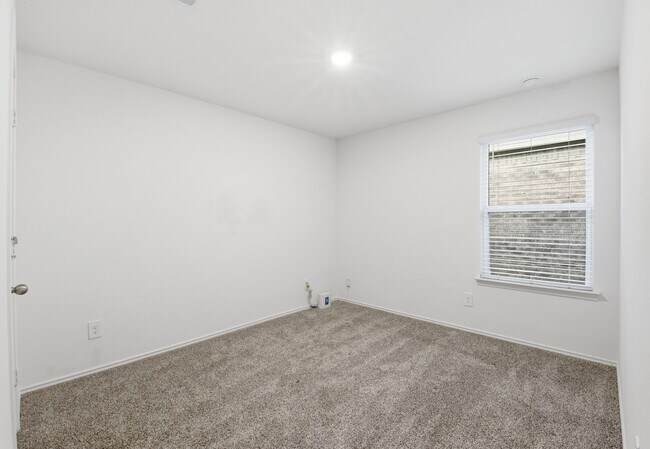 Building Photo - 24343 Saddlestone Green Dr