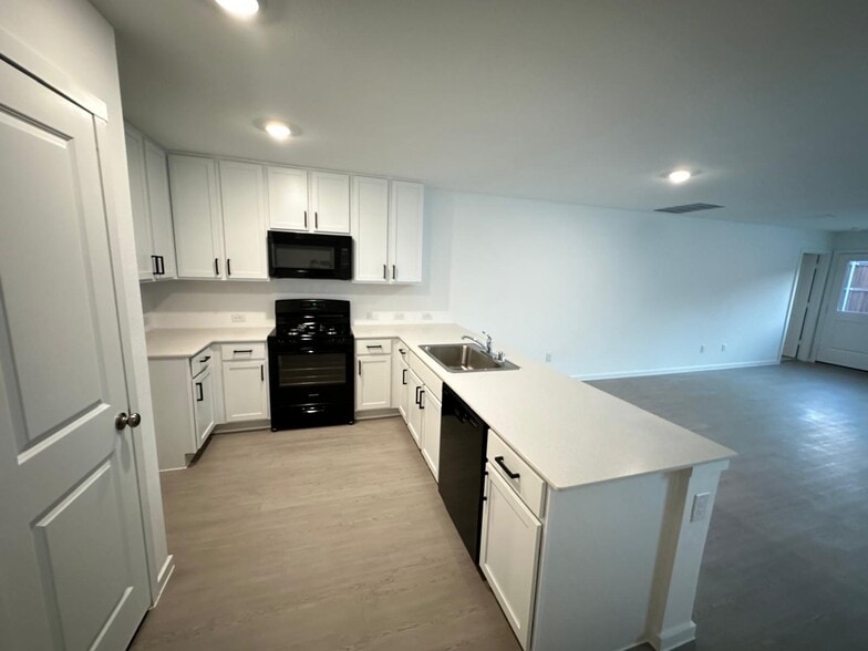 Building Photo - 3005 Burmese St