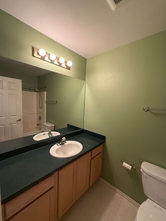 Building Photo - Spacious 5 Bedroom / 3 Bathroom Home for Rent in Lakeside, Montana