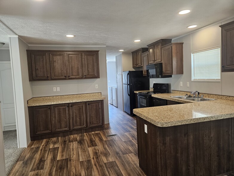 Building Photo - 179 Lynnwood Cir