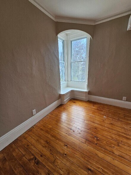 Building Photo - 764 Rock St