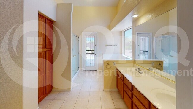 Building Photo - 9953 E Onza Ave