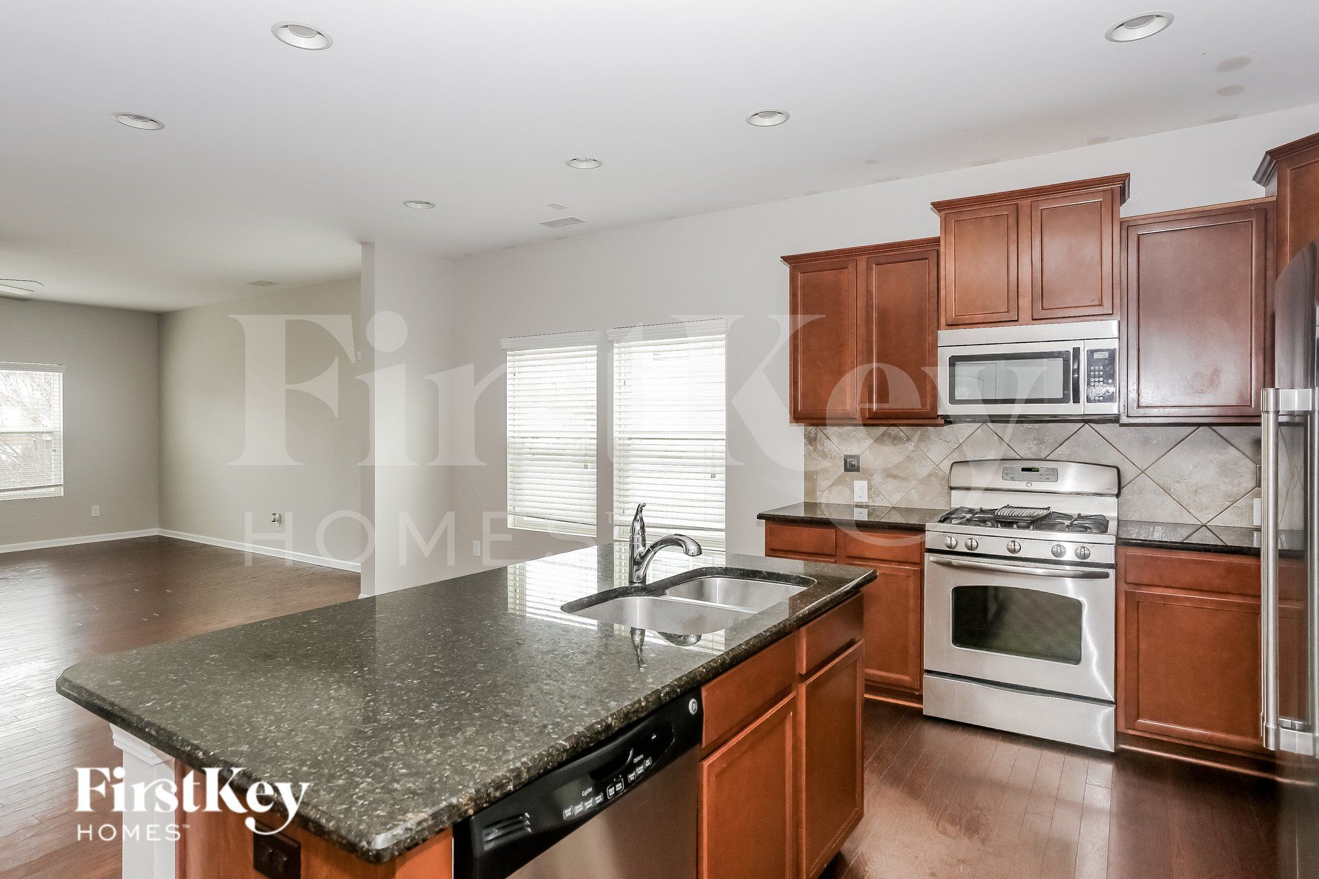 Building Photo - 6906 Barefoot Forest Dr