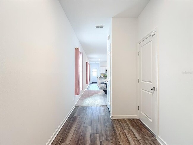 Building Photo - 38345 Honey Suckle Dr