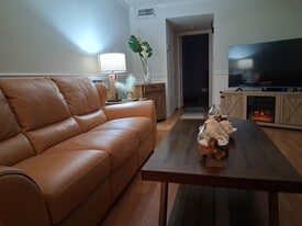 Building Photo - 7 Vista Gardens Trl