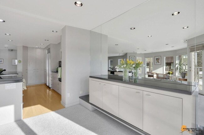 Building Photo - 1835 W 15th Ave