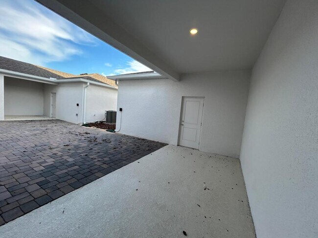 Building Photo - 5840 Meditation Dr