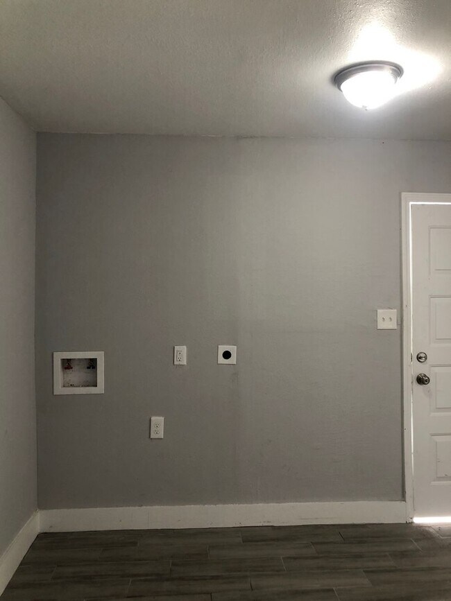 Building Photo - Gorgeous all renovated Home in Beaumont, TX!