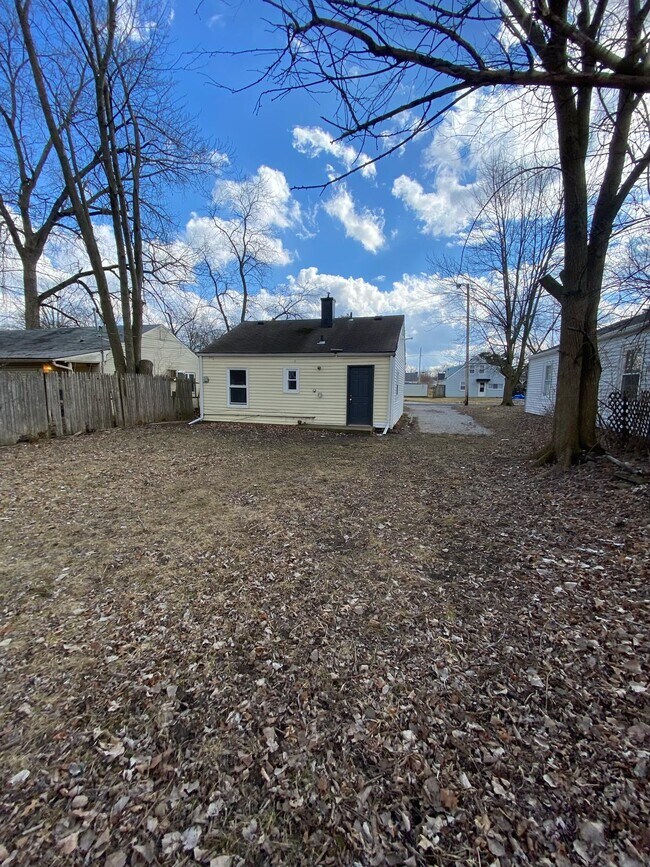 Building Photo - 3411 McCormick Ave