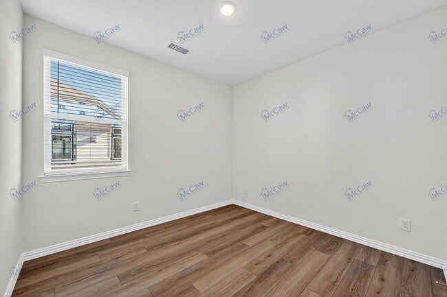 Building Photo - 512 Baker Ct