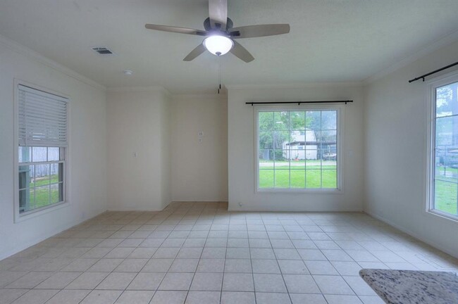 Building Photo - 9574 Darkwood St