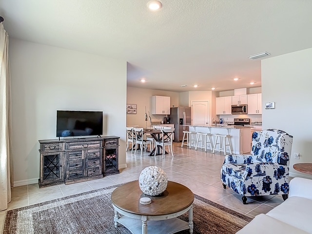 Building Photo - 2219 Lake Preserve Cir