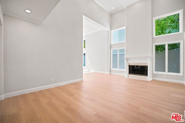 Building Photo - 4324 Park Verdi