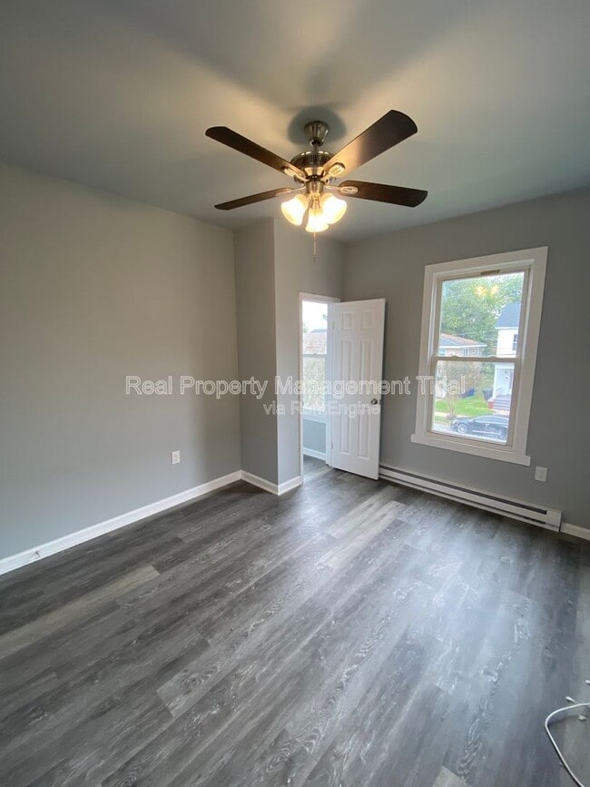 Building Photo - 22 Riverview Ave