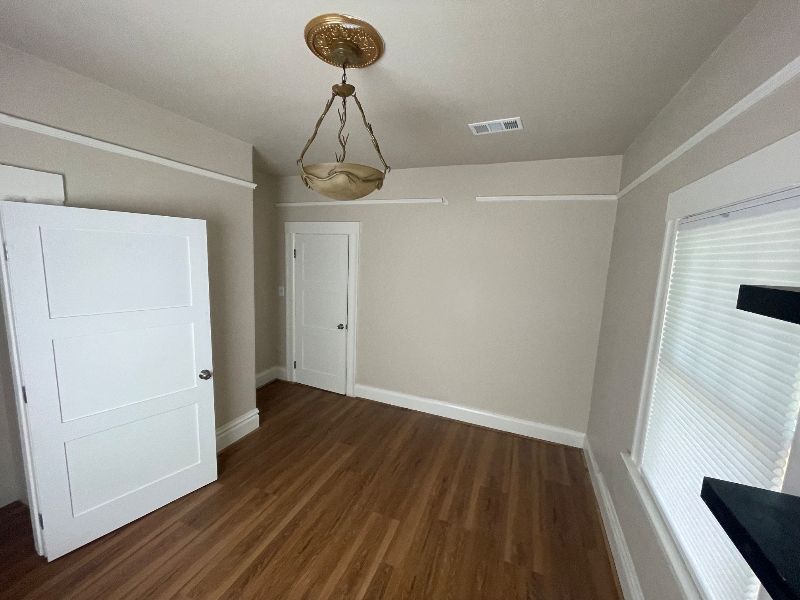 Building Photo - 1127 Elgin St