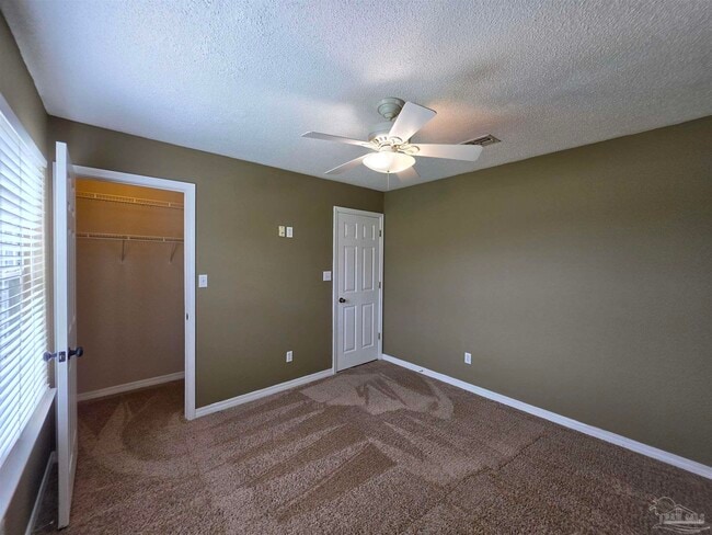 Building Photo - 4041 Shorewood Dr