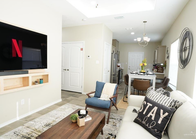 Building Photo - 7111 N 59th Ln