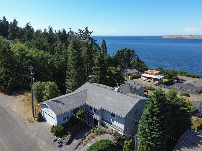 Building Photo - Stunning Home for Lease in Diamond Point