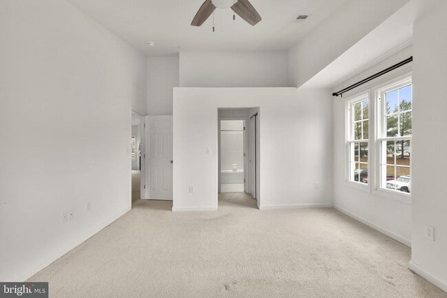 Building Photo - 14225 Jib St