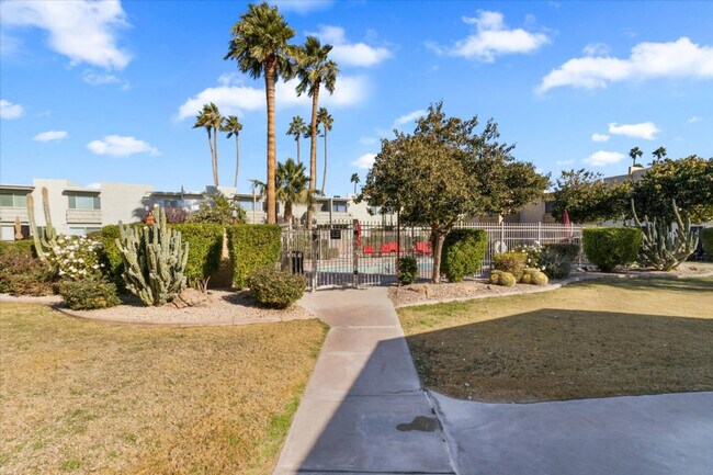 Building Photo - 4620 N 68th St
