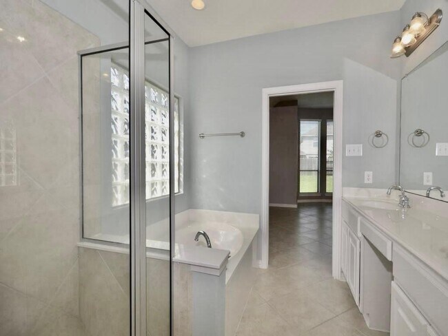 Building Photo - 5527 Custard Apple Trail