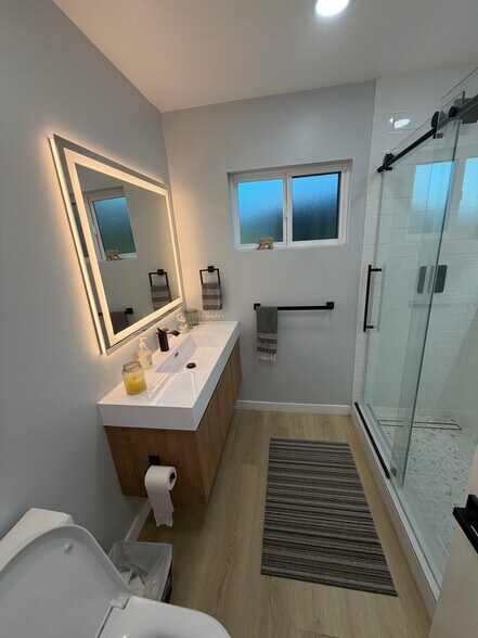 Building Photo - 11707 Atkinson Ave