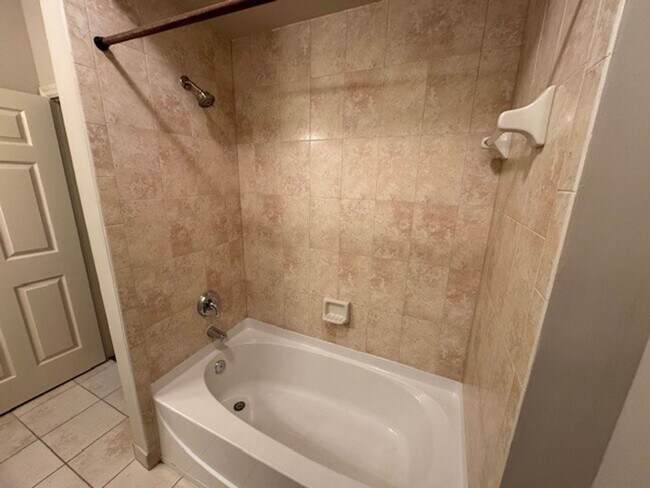 Building Photo - Villagio Rental