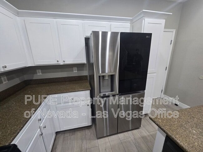 Building Photo - 9389 Black Wolf Ave