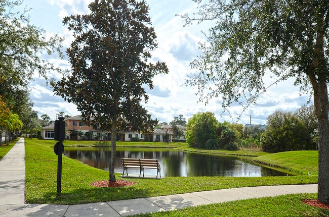 Building Photo - 2553 Langrove Ln SW