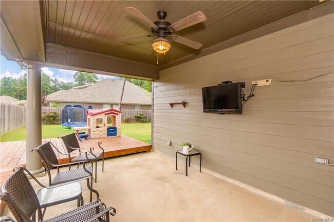 Building Photo - 9625 Gunnison Dr