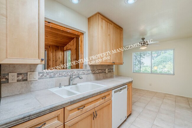 Building Photo - 5084 N Camino Del Lazo