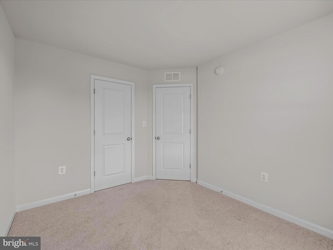 Building Photo - 179 Presidents Pointe Ave