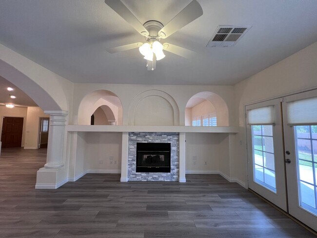 Building Photo - 678 Kentons Run Ave