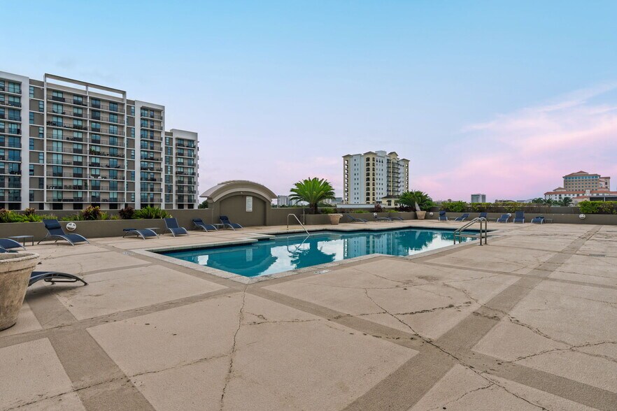 Building Photo - 50 Menores Ave